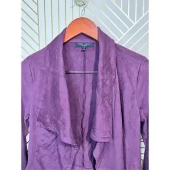 Lot- Chic Women's Clothing Bundle – Studio Tahari Black Suit, Romeo & Juliet - Picture 10 of 16